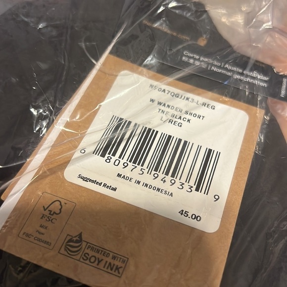 women’s Wander Shorts - Picture 5 of 5